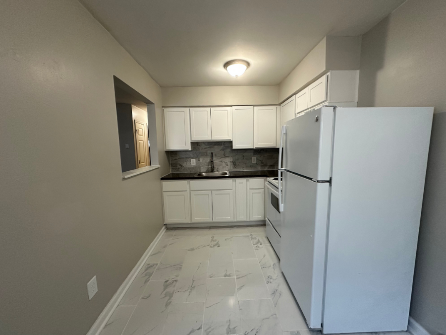 9511 1st View Street - Photo 4 of 8