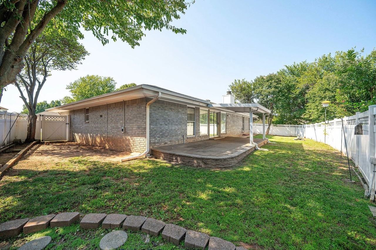 7016 Stonycreek Dr - Photo 2 of 31