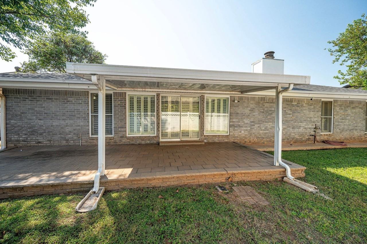 7016 Stonycreek Dr - Photo 3 of 31