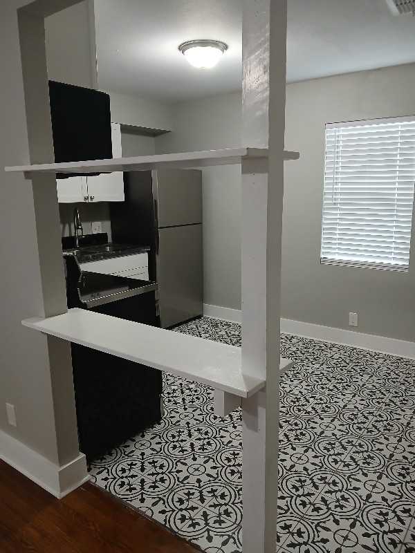 1708 Avenue B - Photo 6 of 11