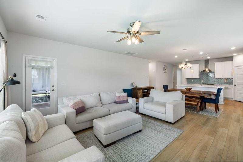 277 Lucca Dr - Photo 3 of 14