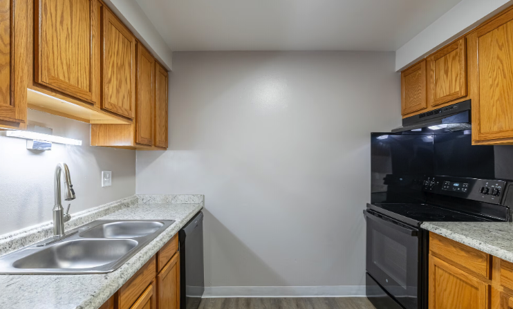 Red Lion - Photo 6 of 43