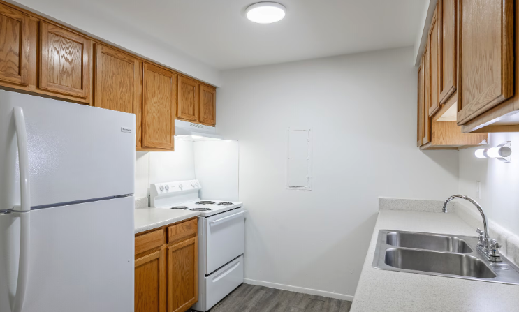 Red Lion - Photo 7 of 43