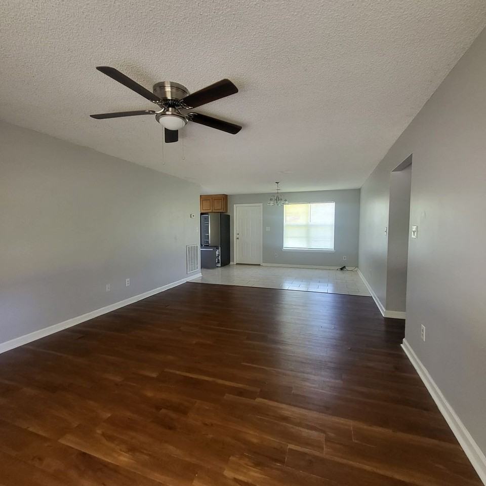 635 Ed Beckham Rd - Photo 3 of 9