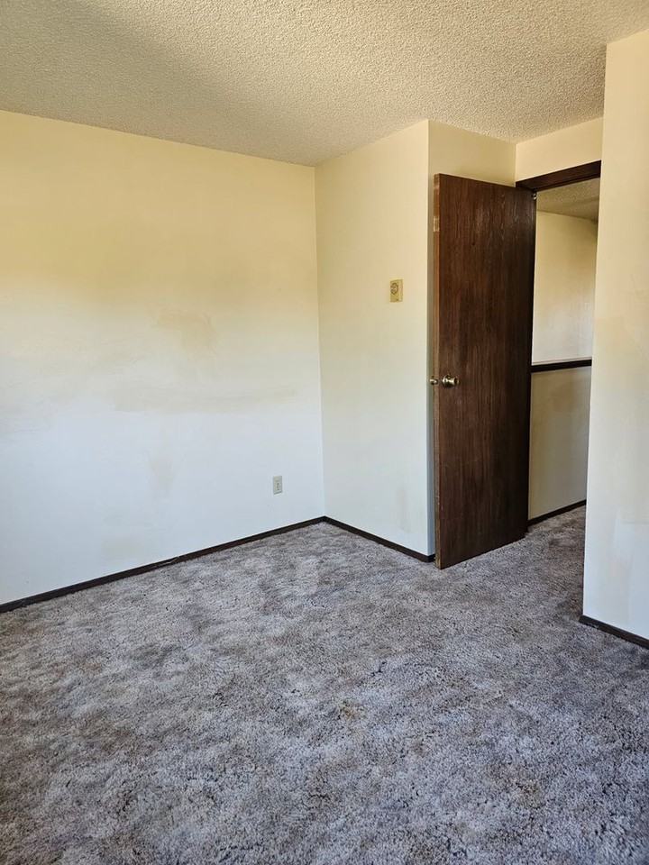 6614 Browning Dr - Photo 3 of 12