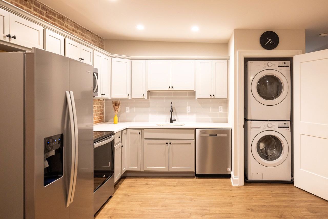 611 Main Street #202 - Photo 2 of 9