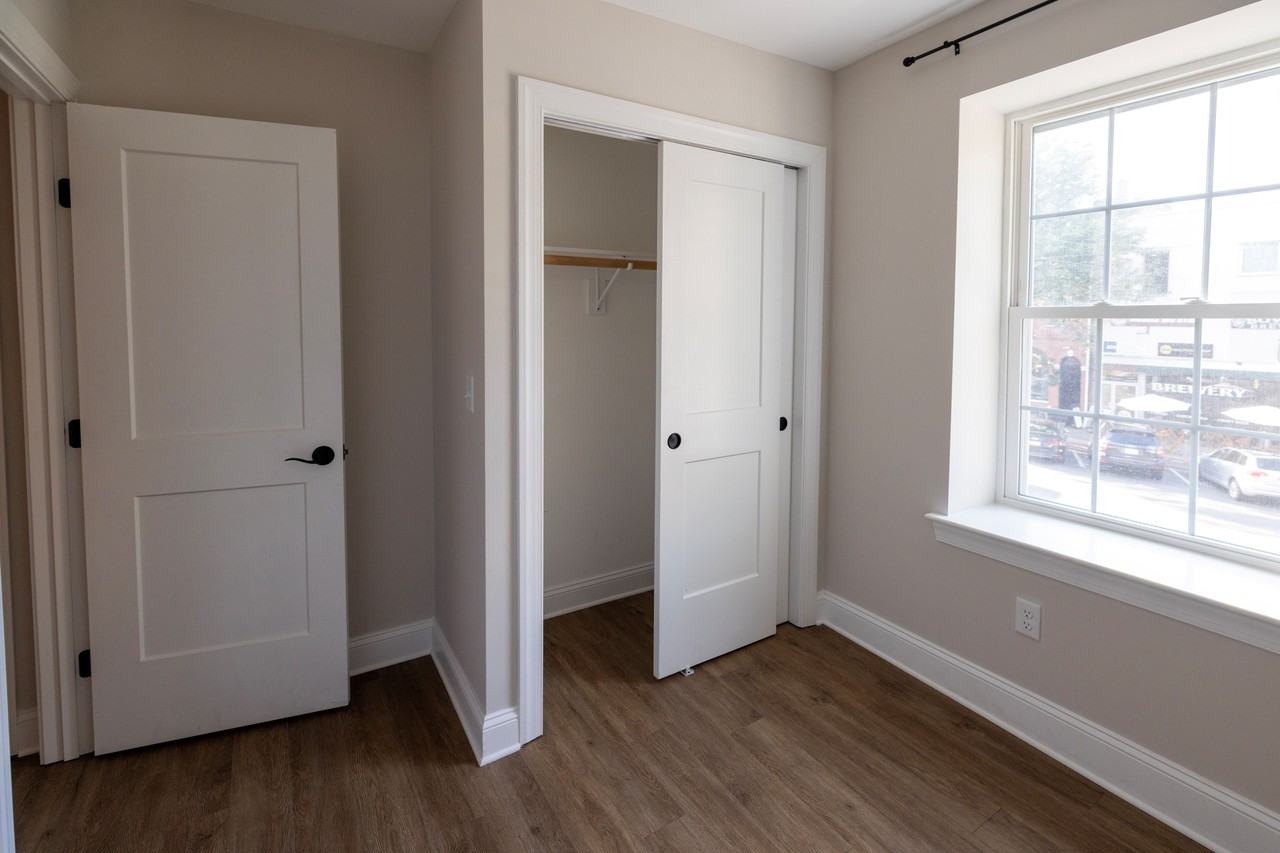 611 Main Street #202 - Photo 5 of 9