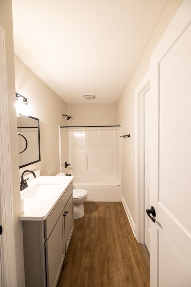 611 Main Street #202 - Photo 7 of 9