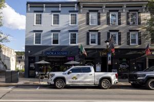 featured image of 611 Main St #201