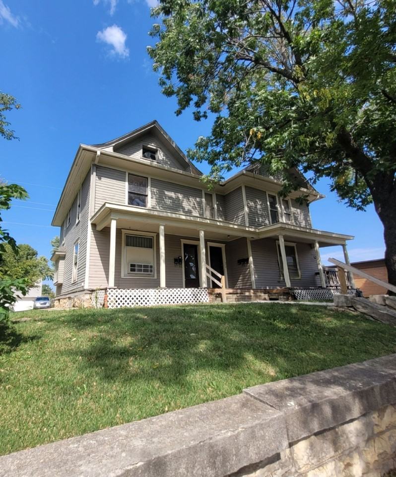 Duplex for rent in downtown Topeka! - Photo 2 of 2