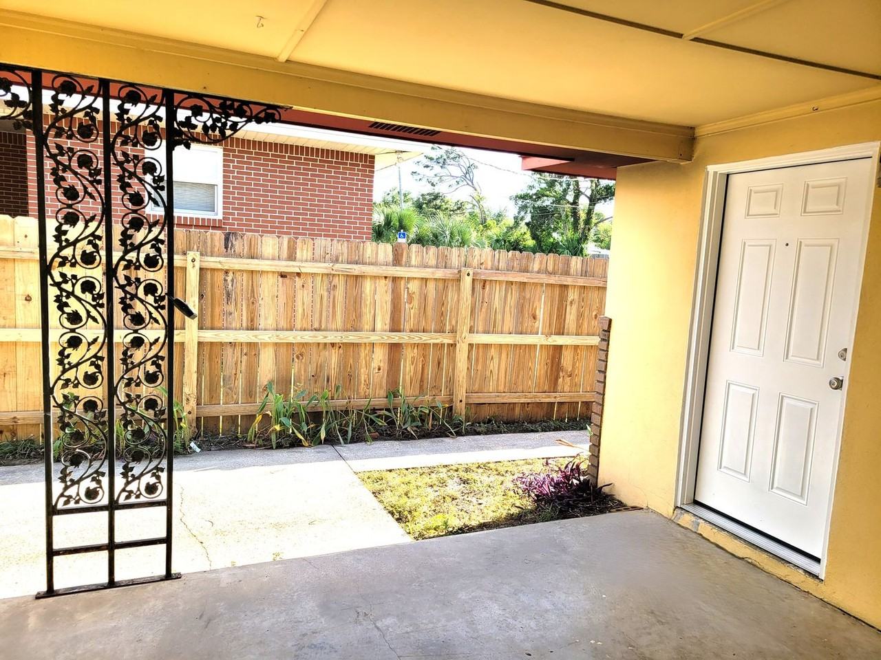 1235 Jenks Ave - Photo 3 of 21