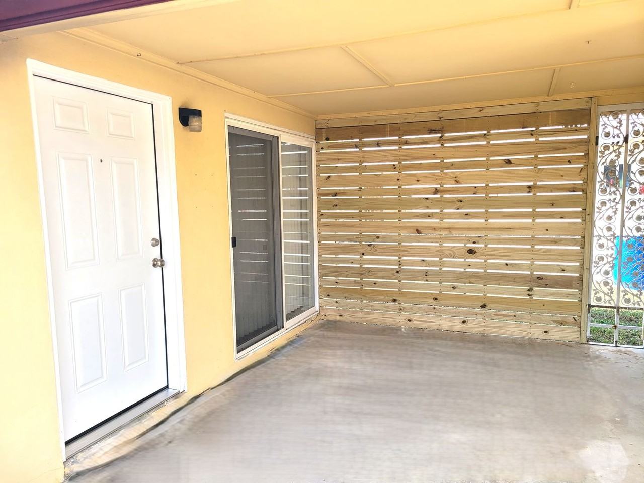1235 Jenks Ave - Photo 4 of 21