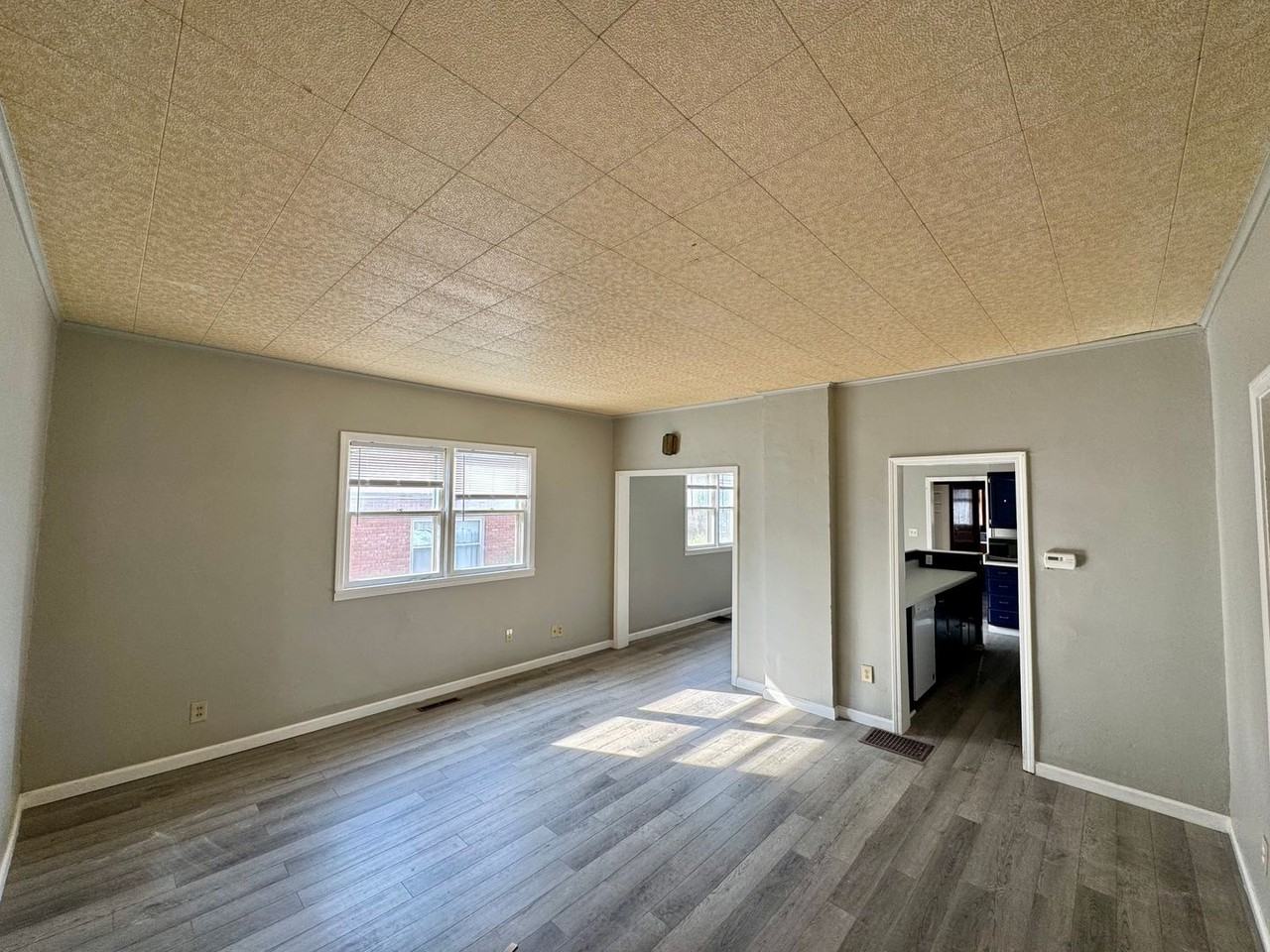 141 Grover St - Photo 2 of 14