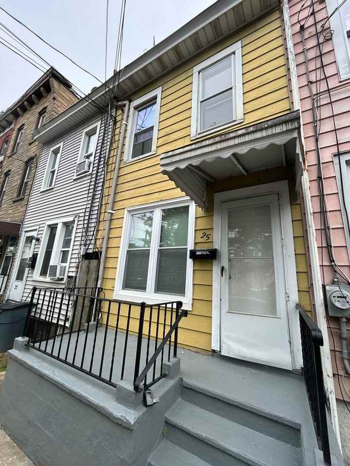 25 Orange St - Photo 2 of 22