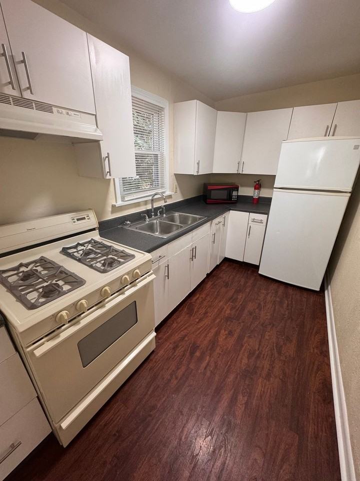 22 Cherry St - Photo 2 of 10