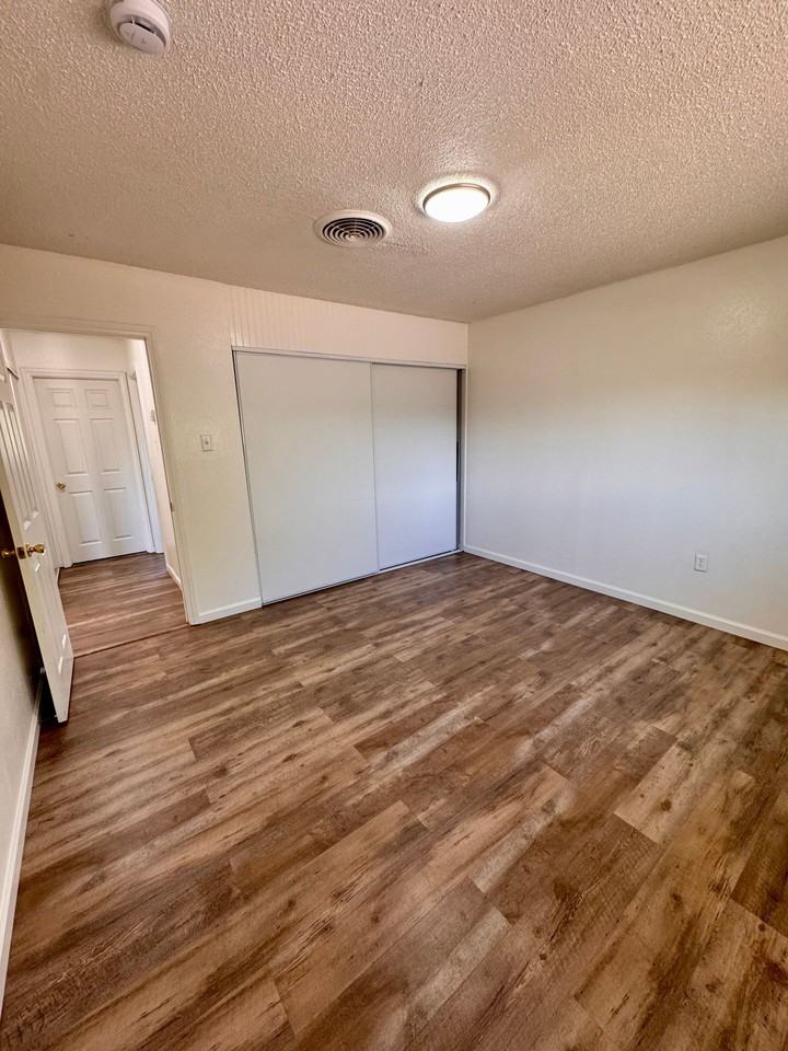 2106 North Daley Street, - Photo 5 of 6