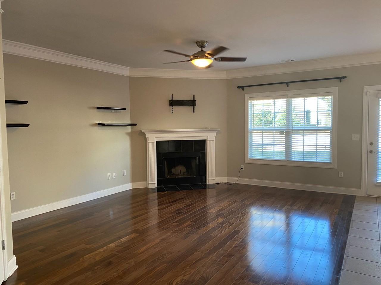 2100 Cabela Dr - Photo 5 of 20