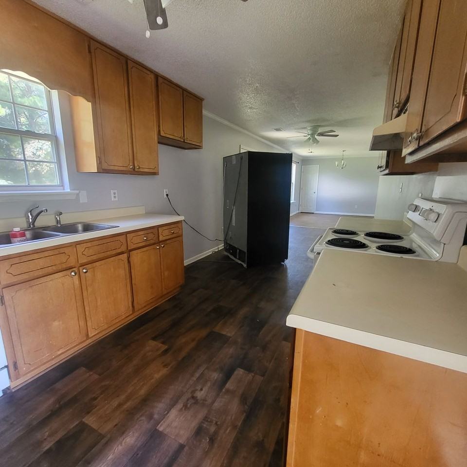 710 Macey St - Photo 2 of 14