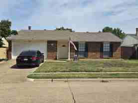 627 Valley View Dr - Photo 1 of 1