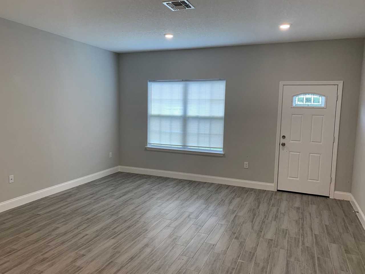 35 Perch Dr - Photo 3 of 17