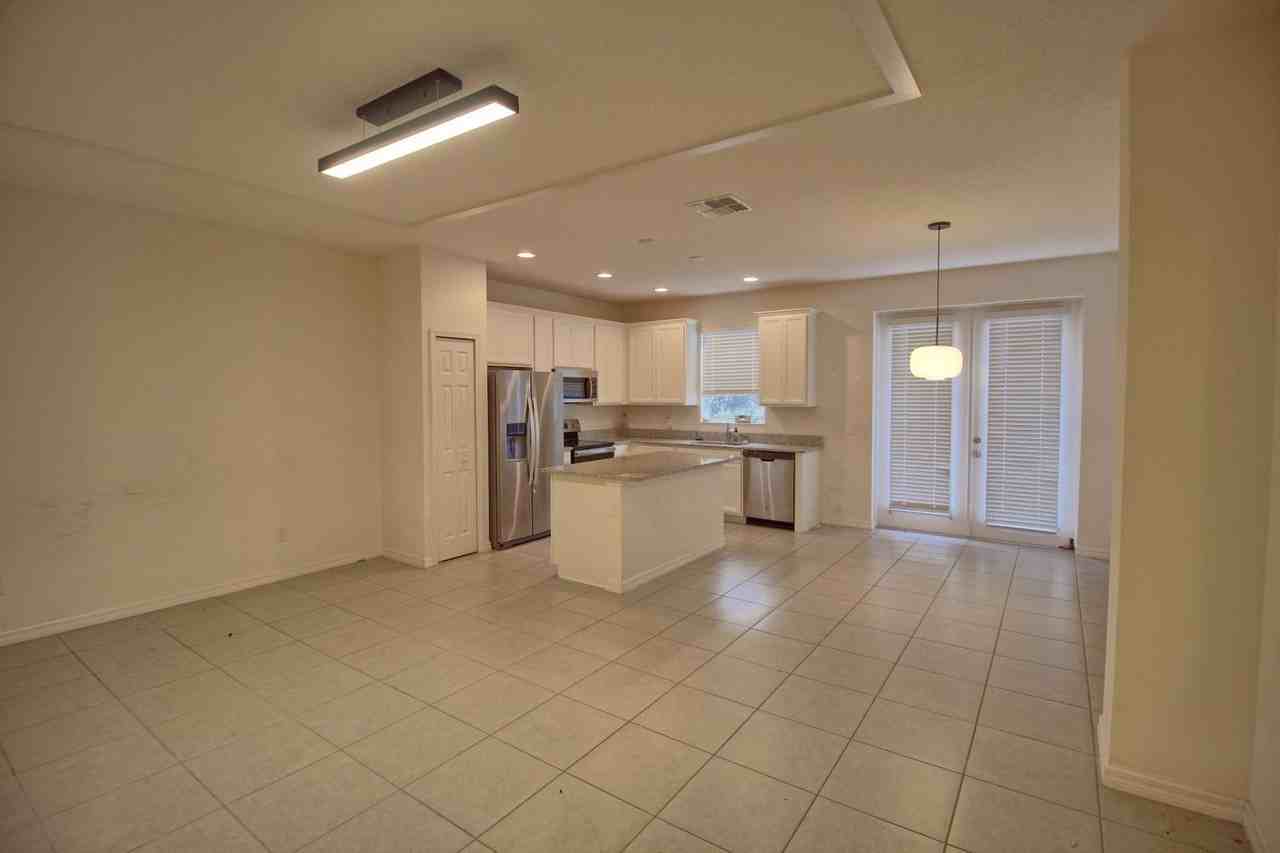 990 E 10th St - Photo 2 of 18