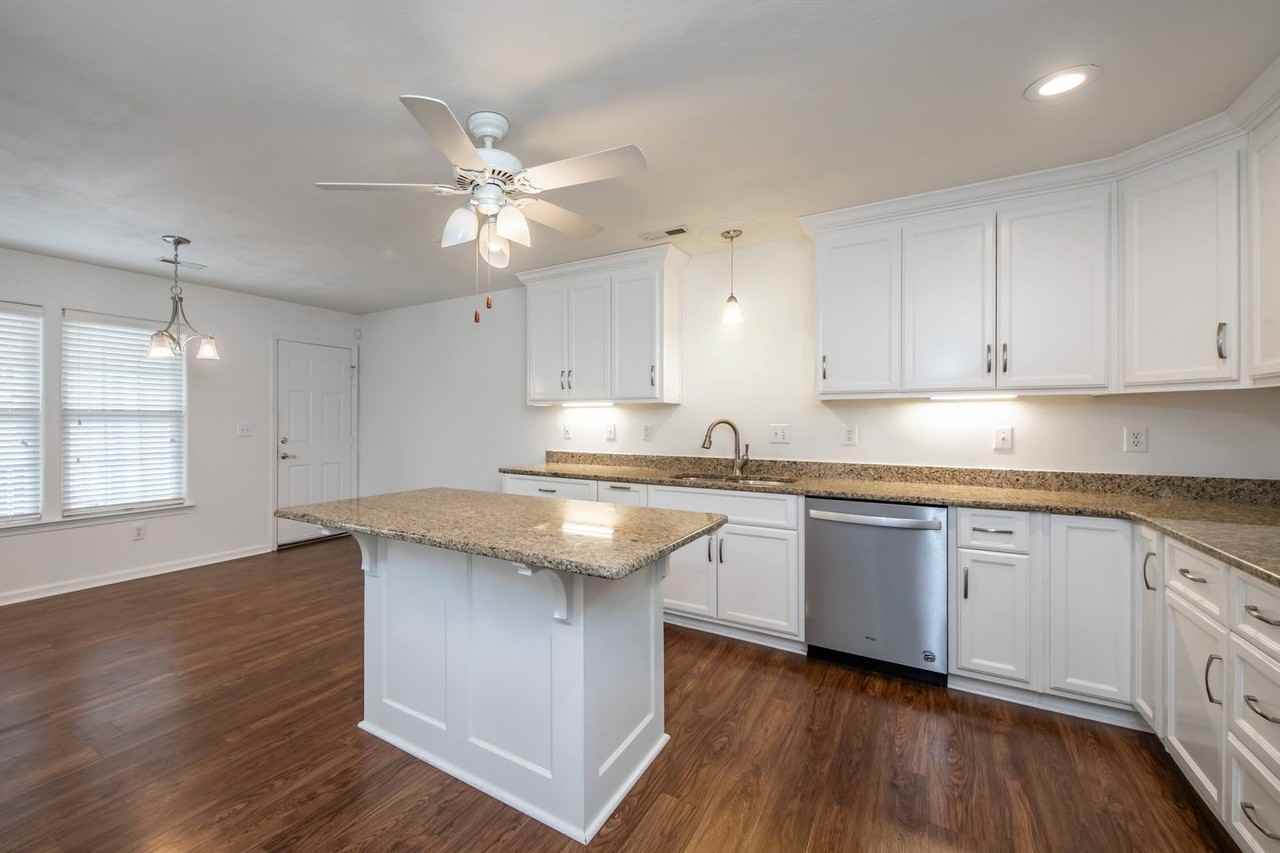 108 Waters Edge Dr - Photo 5 of 14