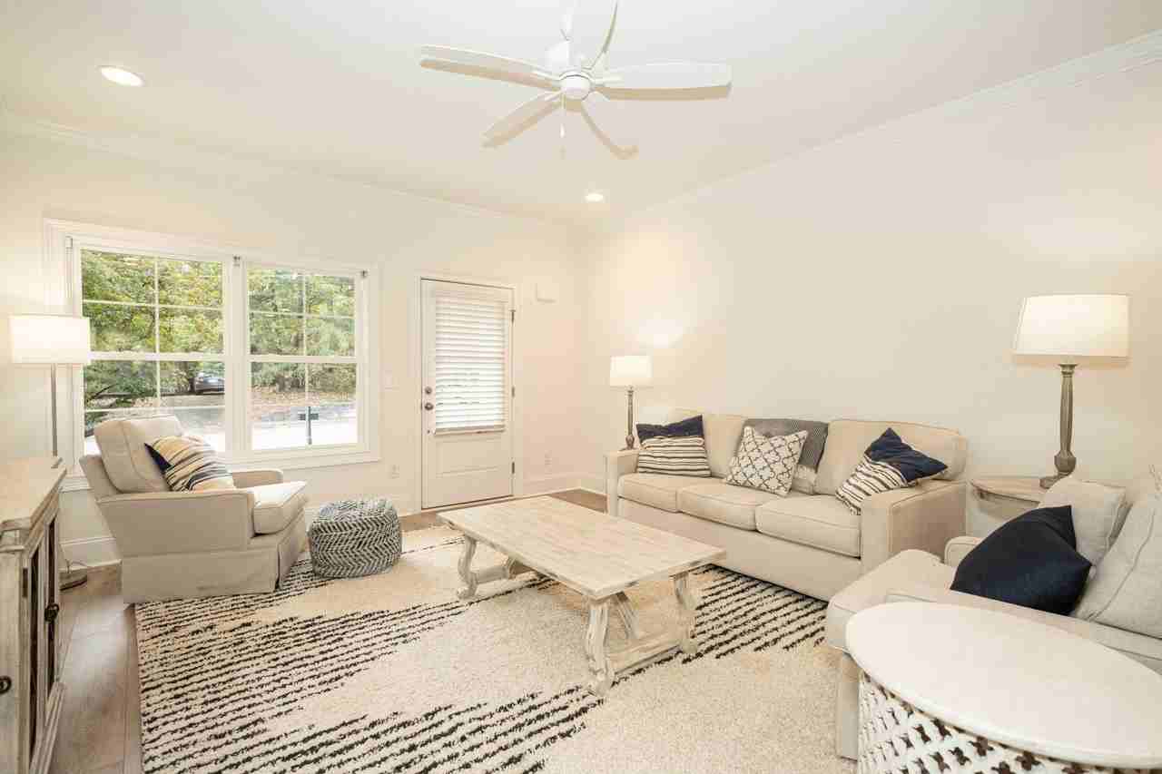 388 Sanders St - Photo 6 of 22