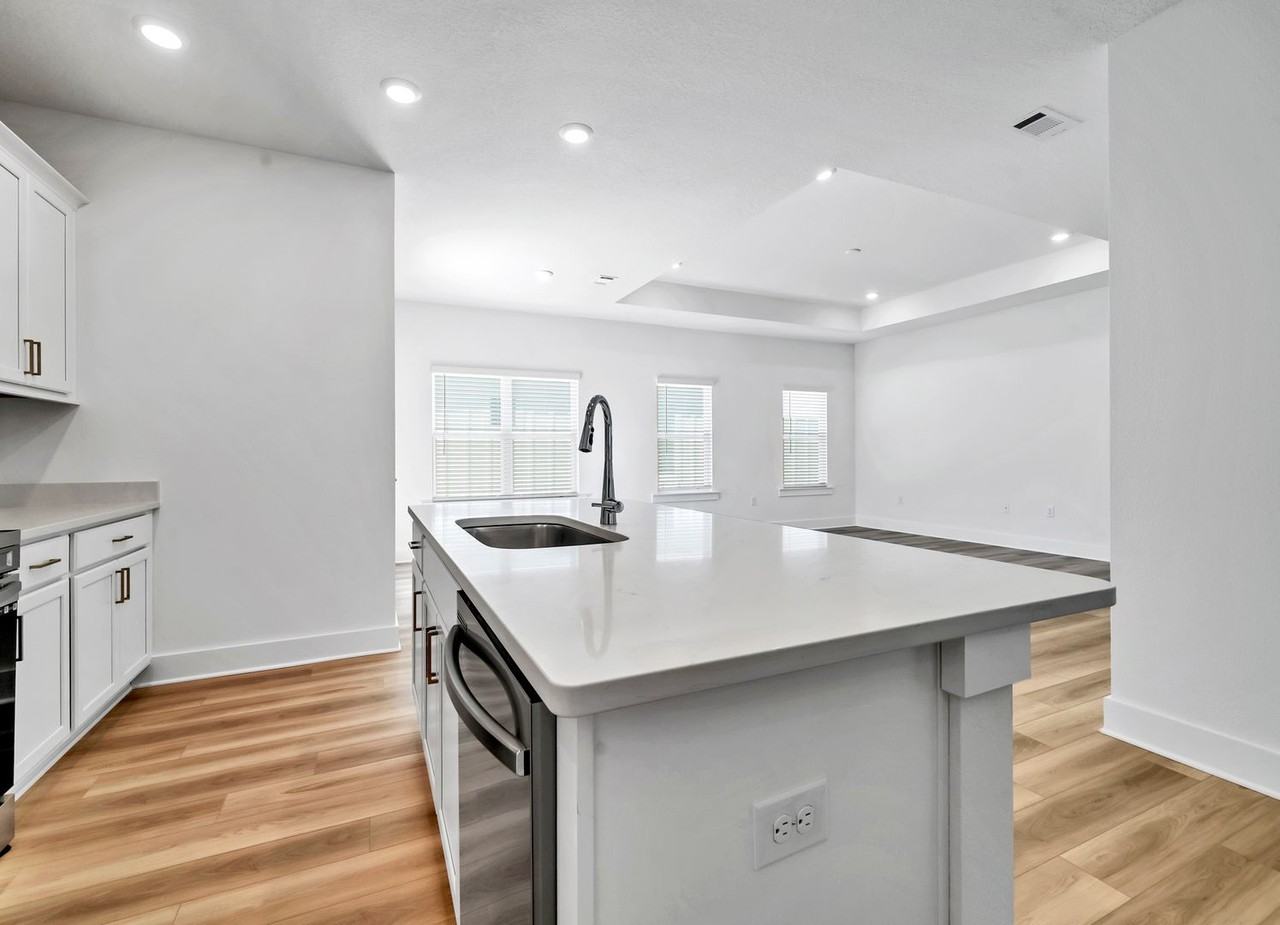 217 Lyla Ln - Photo 6 of 30