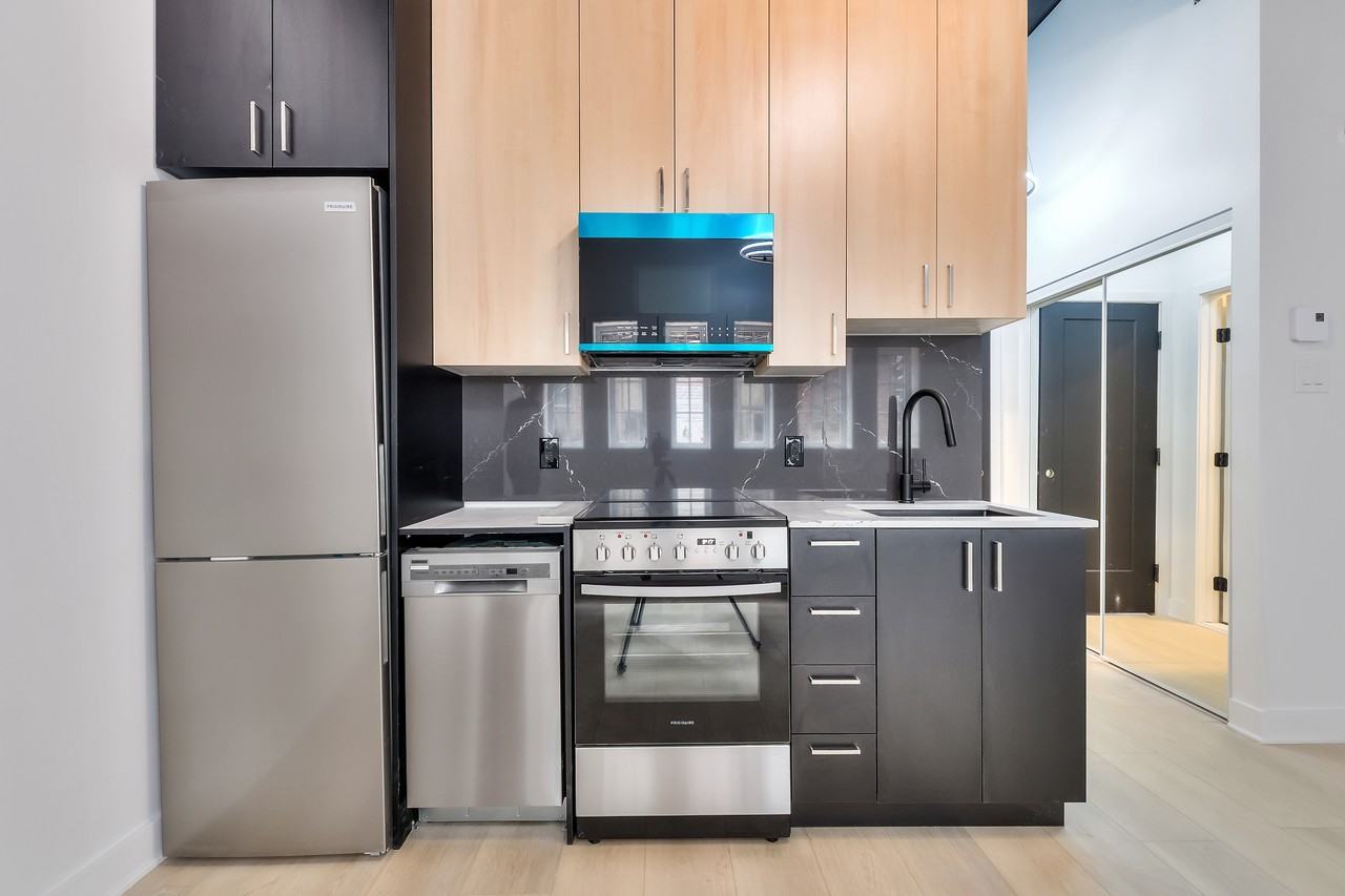 2080 Avenue Lincoln - Photo 2 of 5