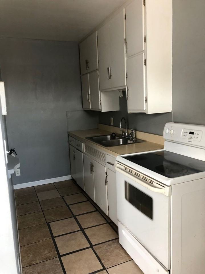 101 W Willow - Photo 4 of 20