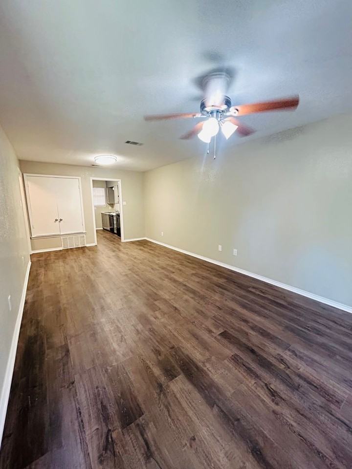 3309 Alta Vista Dr - Photo 2 of 8