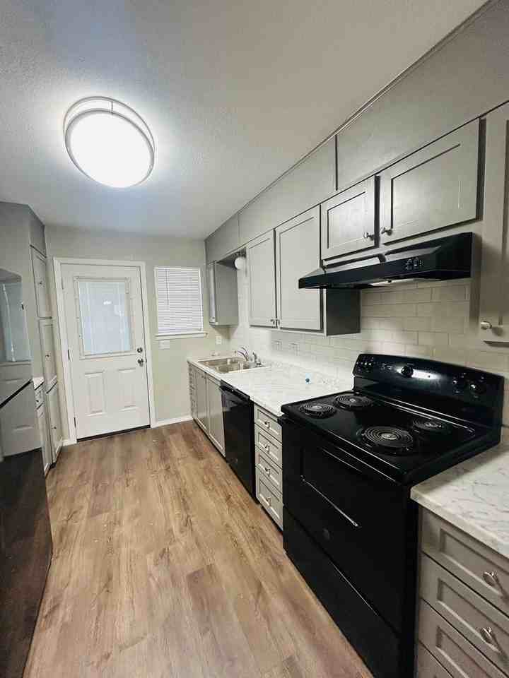 3309 Alta Vista Dr - Photo 4 of 8