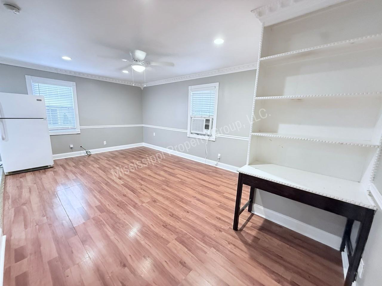 1310 Jefferson Ave #B - Photo 4 of 10