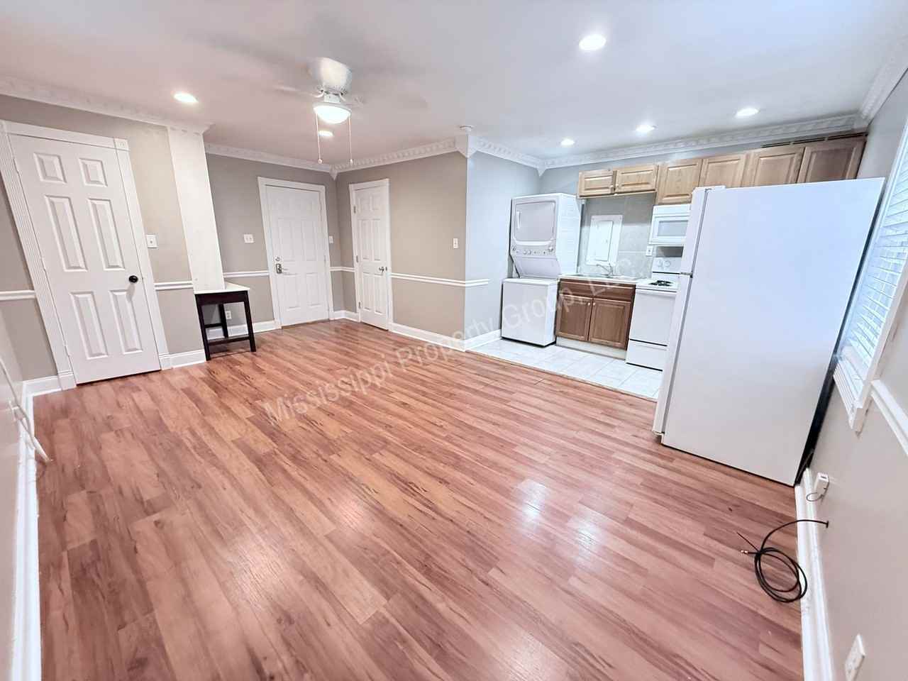 1310 Jefferson Ave #B - Photo 5 of 10