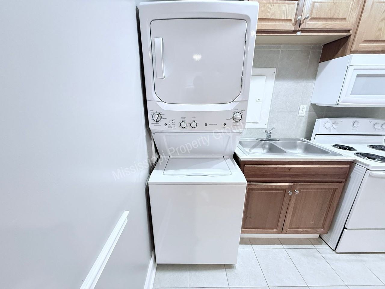 1310 Jefferson Ave #B - Photo 7 of 10