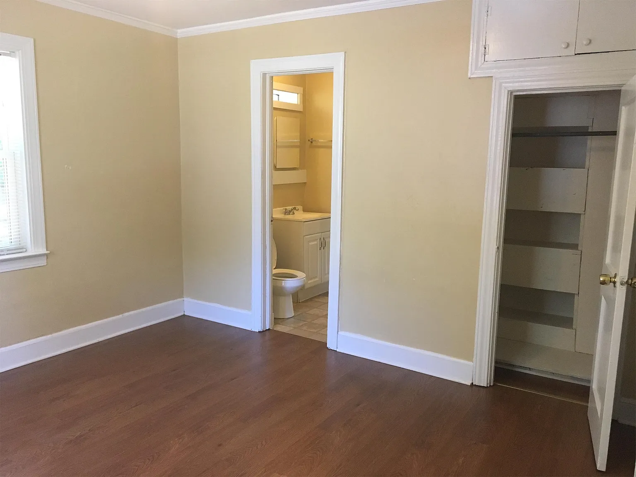 24 Prancer Ave - Photo 2 of 10