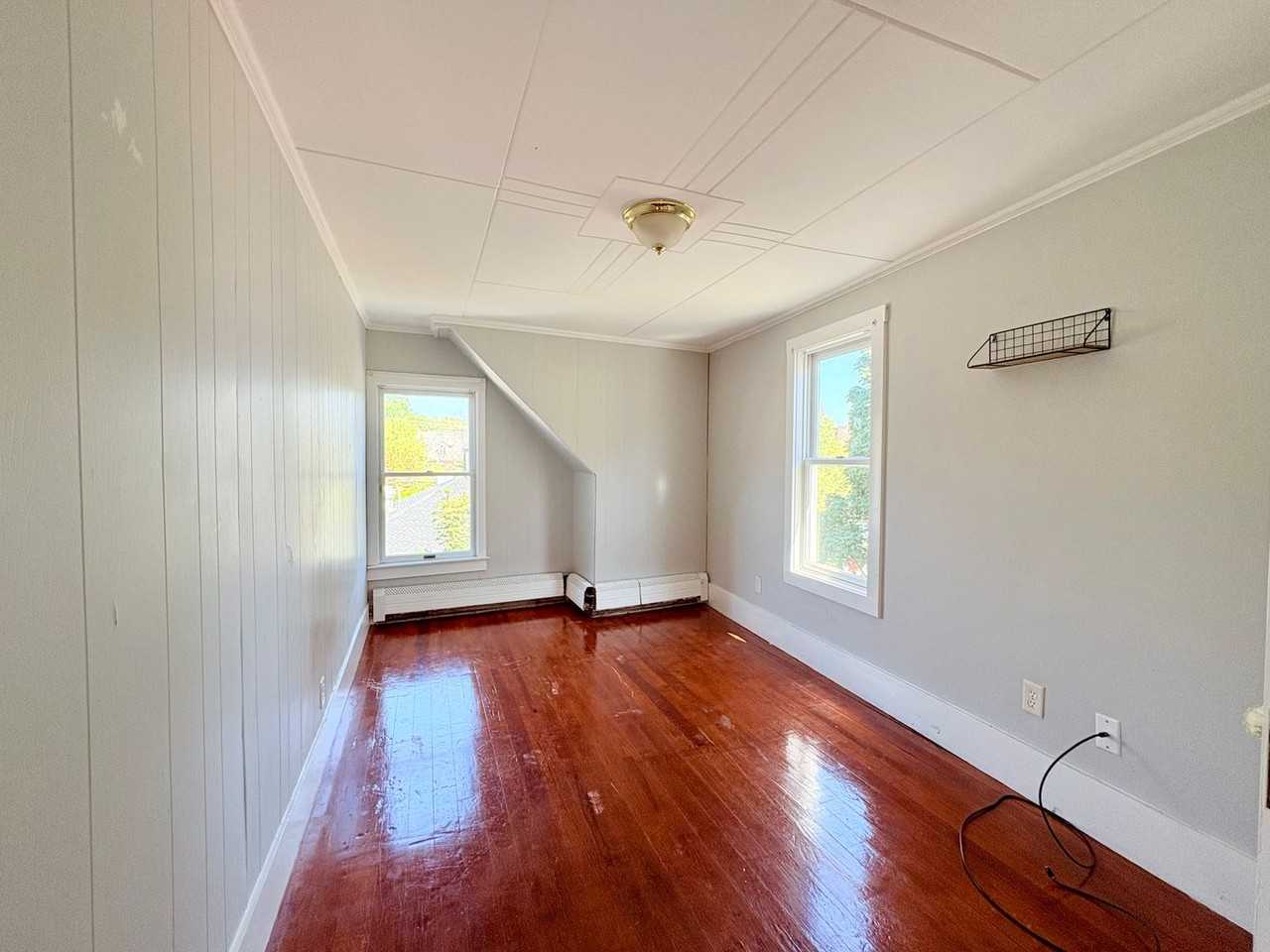 46 Friend Street - Photo 5 of 8