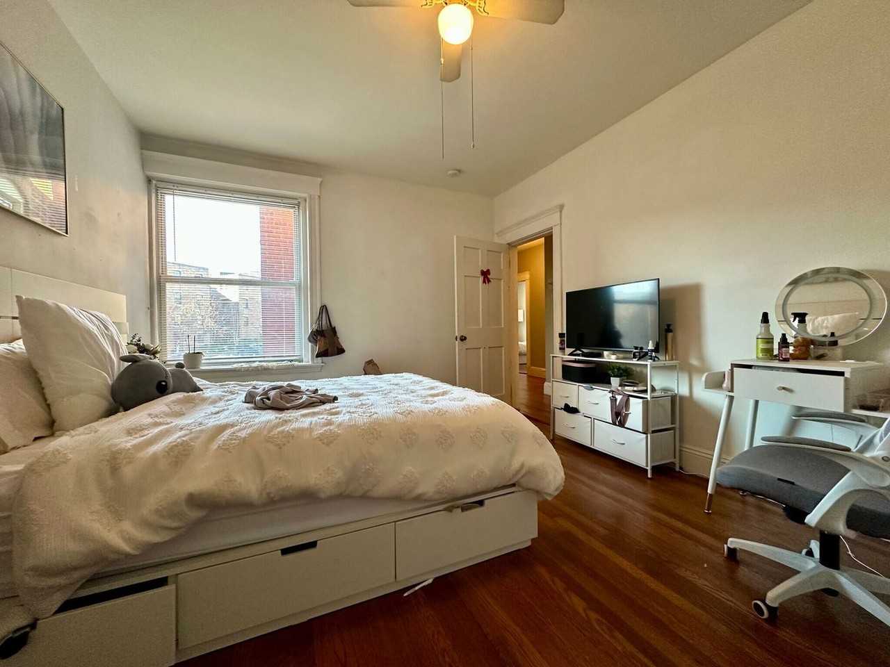 184 Saint Paul St - Photo 5 of 13