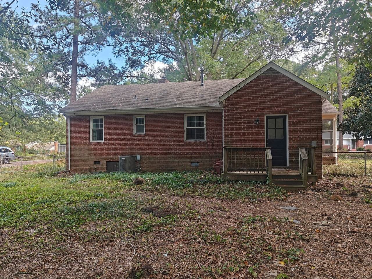 3308 Blithewood Dr - Photo 3 of 18