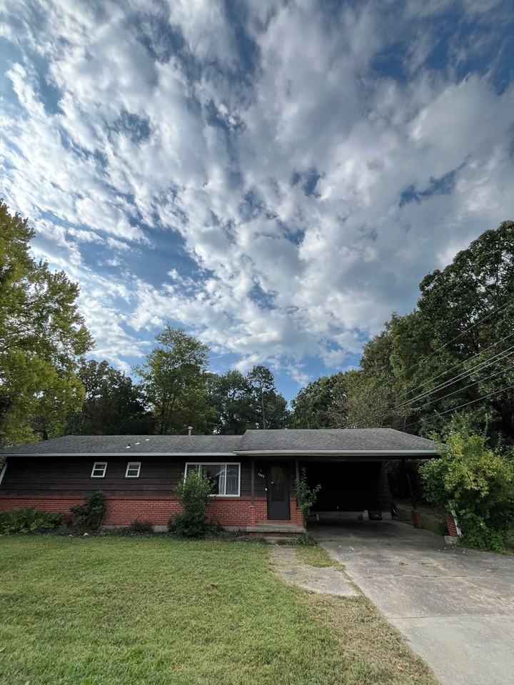 1447 W Mount Comfort Rd - Photo 2 of 4