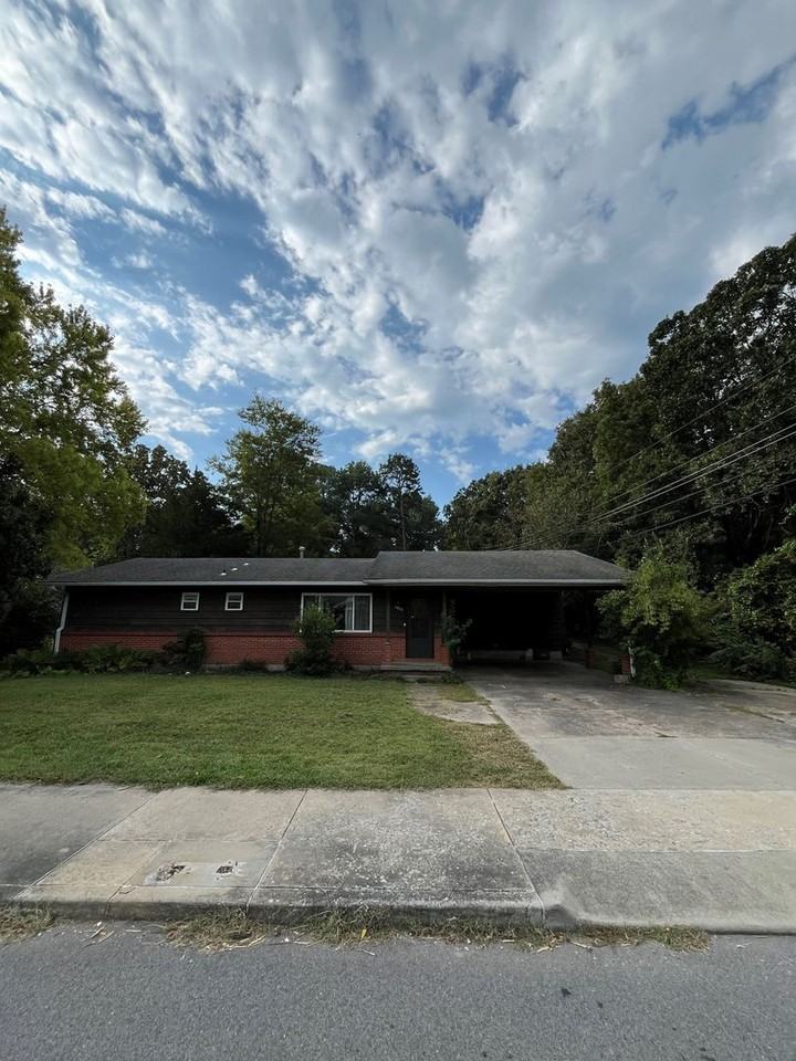 1447 W Mount Comfort Rd - Photo 4 of 4