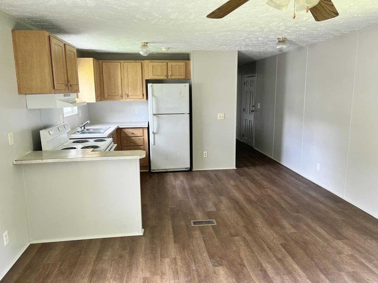 130 Pecan Street - Photo 7 of 10