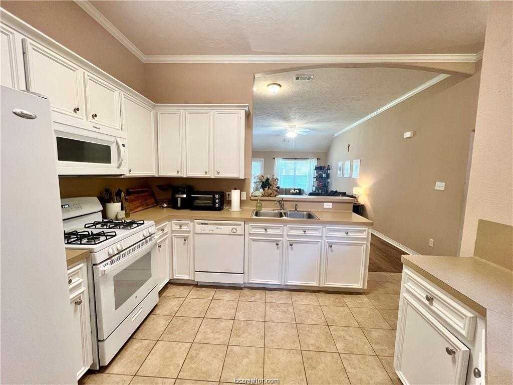 4344 Spring Garden Dr - Photo 7 of 28