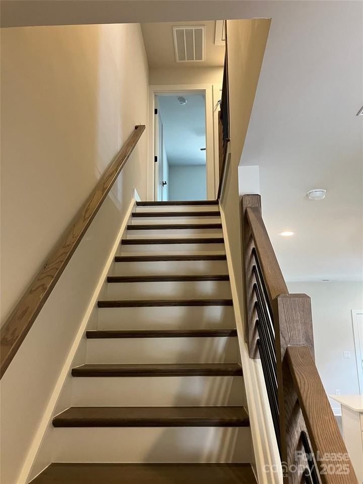 19813 North Ferry Street - Photo 7 of 17