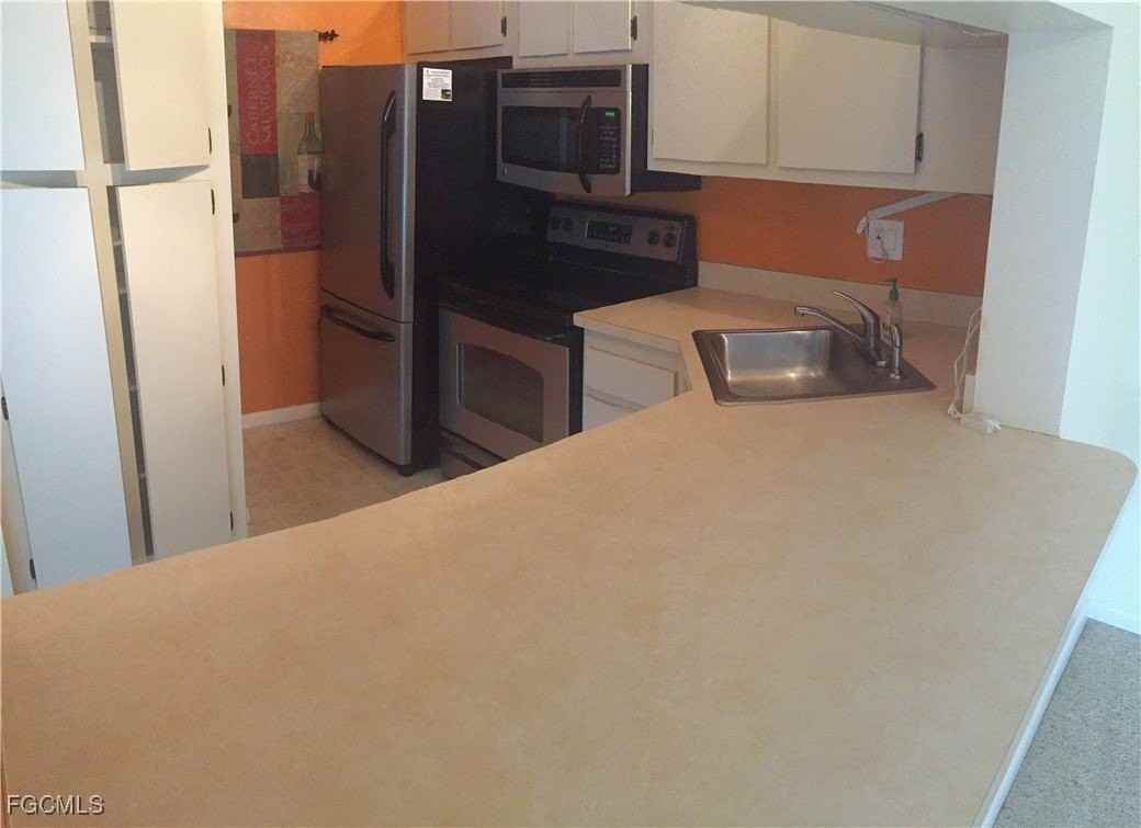 9970 Sailview Ct Apt 11 #11 - Photo 4 of 8