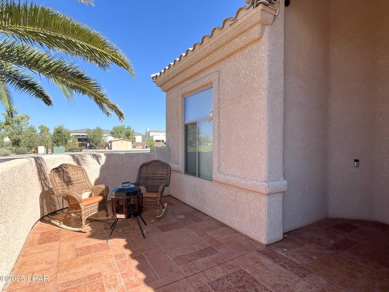 745 Malibu Dr - Photo 3 of 23