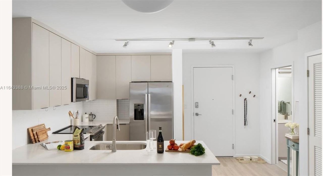 3333 N Federal Hwy #A2 - Photo 3 of 13