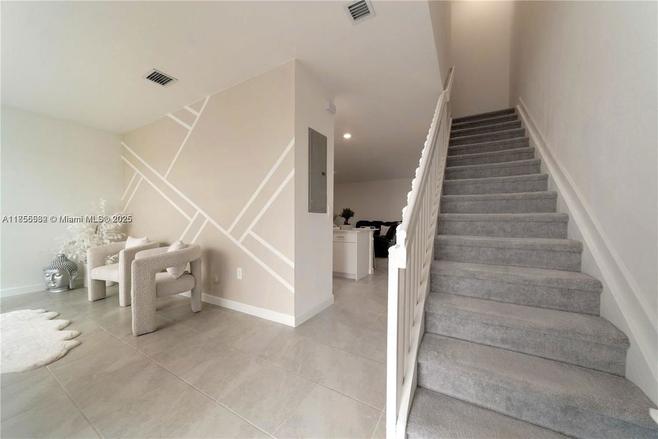 26431 Sw 148th Ave - Photo 2 of 8
