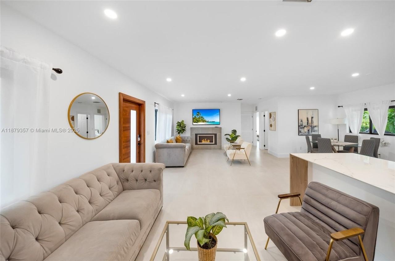 260 Northeast 48th Terrace - Photo 6 of 34