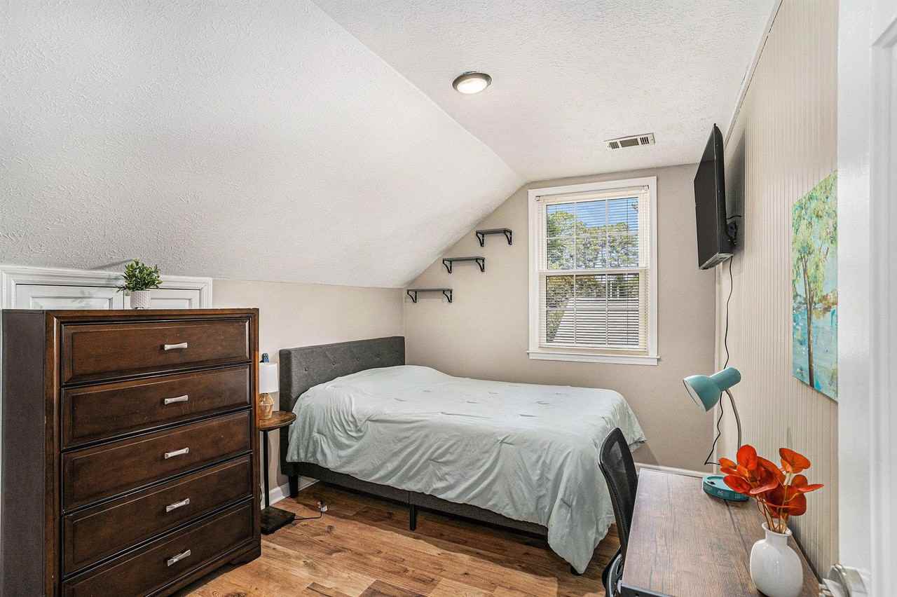 Holmes Dr Sw - Photo 6 of 7